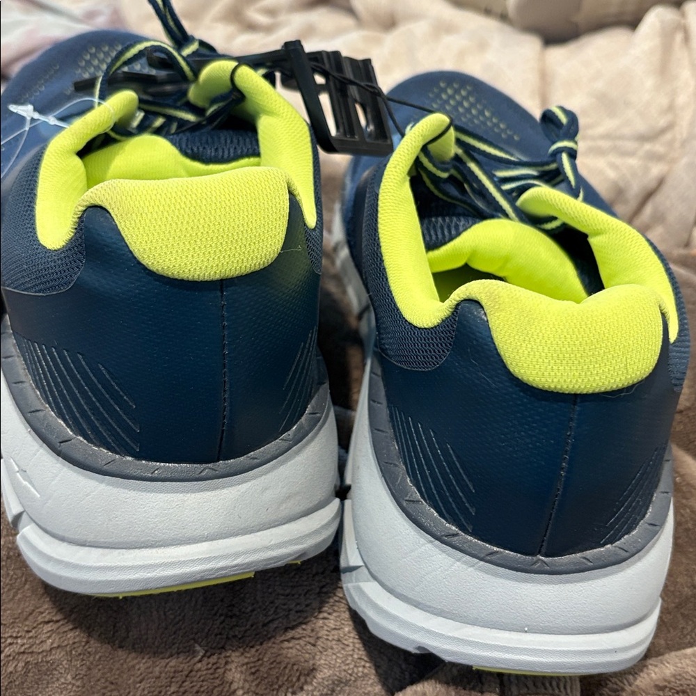 Men’s Aviation Hightail Athletic Shoe Size 12
New Blue/ Yellow - Picture 7 of 8